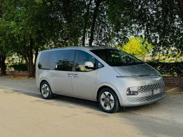 hyundai-staria-35-at-2023-low-milage-12-seates-big-3