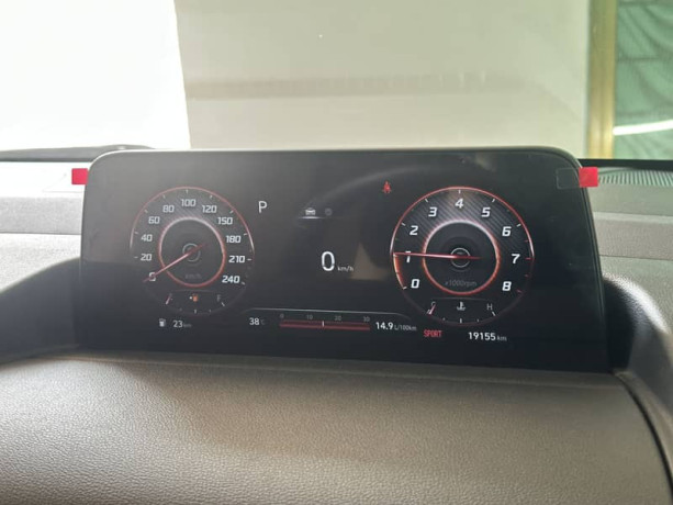 hyundai-staria-35-at-2023-low-milage-12-seates-big-18