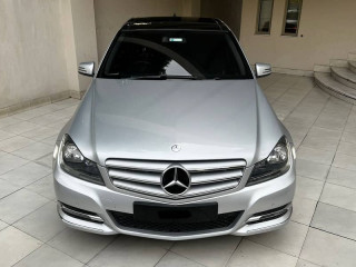 mercedes-c-class-c200-blue-efficiency