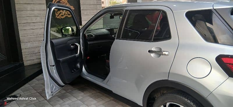 toyota-raize-z-package-2020-big-3