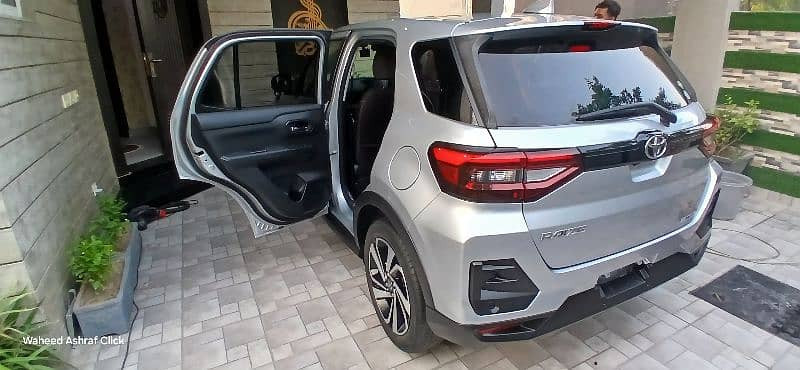 toyota-raize-z-package-2020-big-2