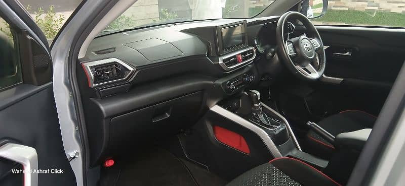 toyota-raize-z-package-2020-big-7