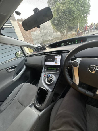 toyota-prius-sled-2011-import-2014-big-3