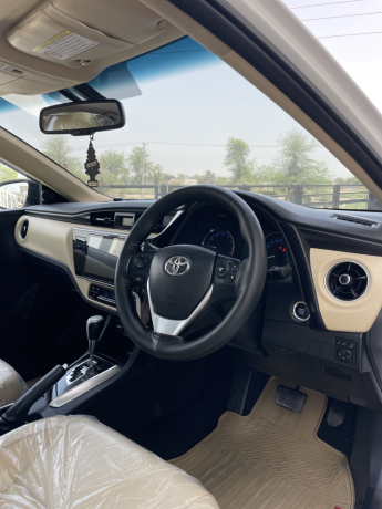 toyota-corolla-altis-grande-big-5