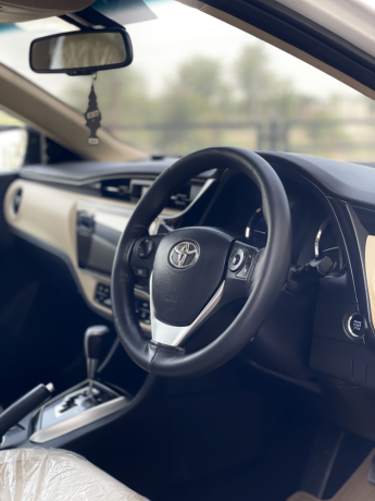 toyota-corolla-altis-grande-big-6