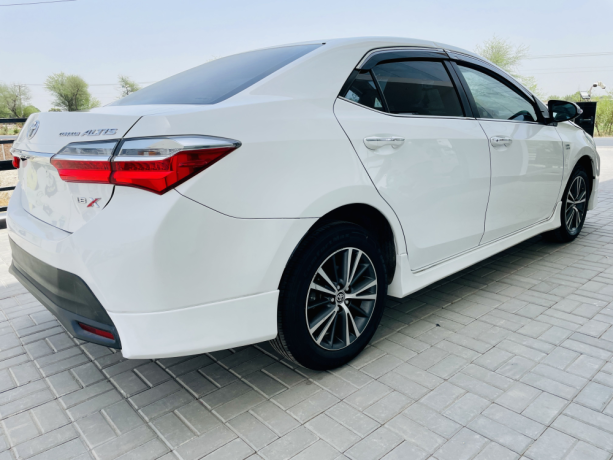 toyota-corolla-altis-grande-big-3