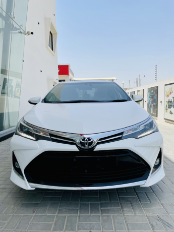 toyota-corolla-altis-grande-big-0