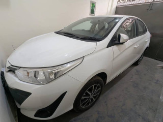 toyota-yaris-13-ativ-cvt-2024
