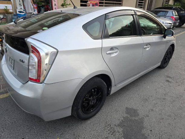 toyota-prius-2014-import-and-registration-2017-big-3