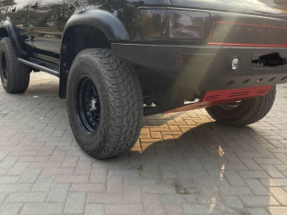 toyota-hilux-surf-30