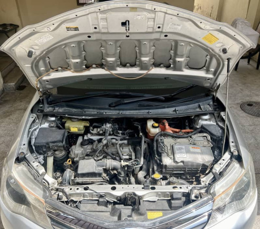 toyota-corolla-axio-hybrid-20142017-big-5