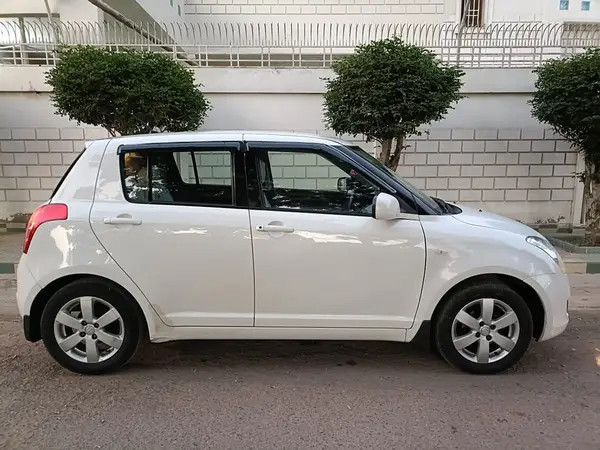 suzuki-swift-13-dlx-model-2015automatic-big-2
