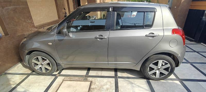 suzuki-swift-2012-big-2