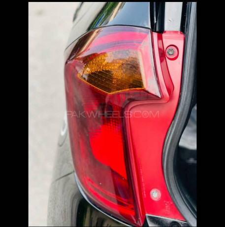 kia-picanto-black-lush-condition-big-12