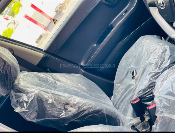 kia-picanto-black-lush-condition-big-13