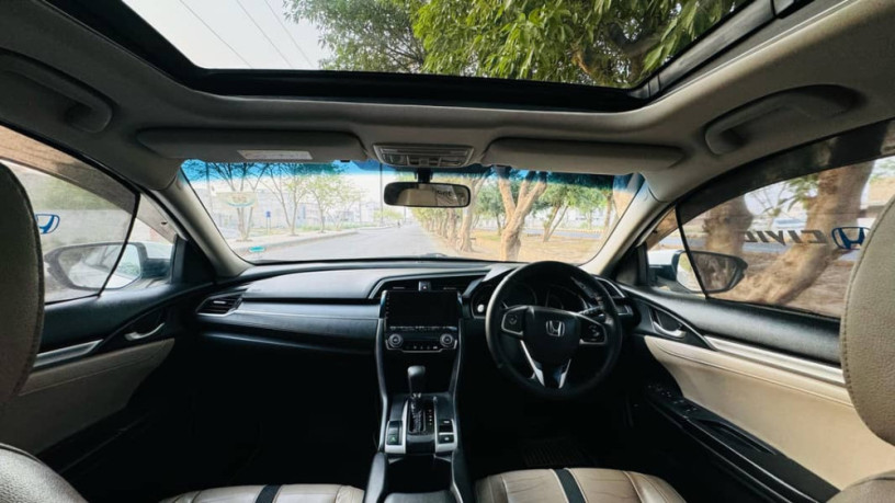 2018-civic-vti-oriel-ug-red-meter-big-3