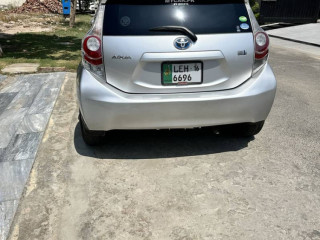 toyota-aqua-201316