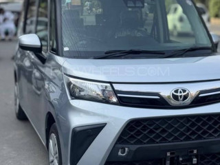 toyota-roomy