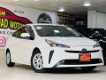 toyota-prius-2021-small-0