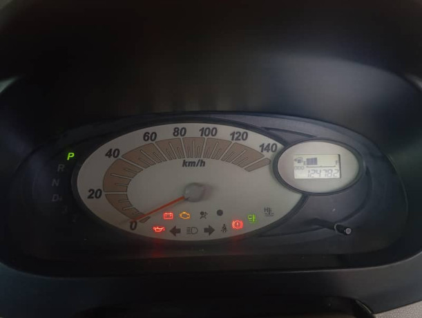 daihatsu-mira-2008-big-6