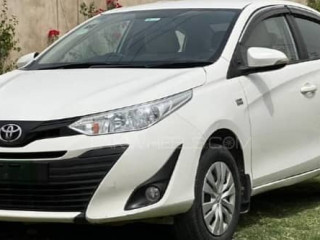 toyota-yaris-2021