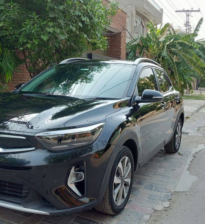 kia-stonic-ex-model-2022-big-4
