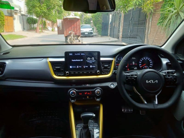 kia-stonic-ex-model-2022-big-10