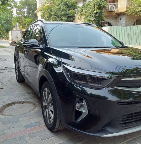 kia-stonic-ex-model-2022-big-2