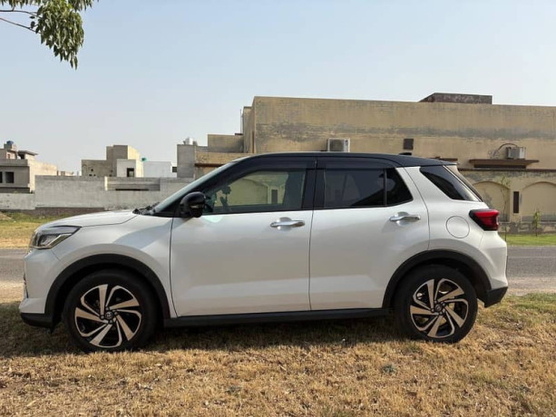 toyota-raize-z-package-fresh-import-2025-big-1