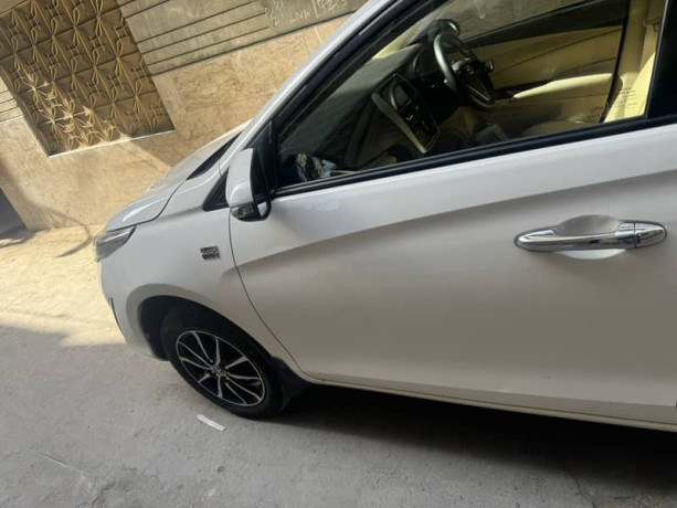 yaris-ativ-x-cvt-big-9
