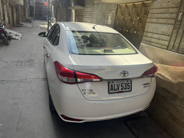 yaris-ativ-x-cvt-big-12