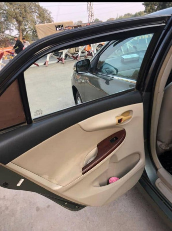 16-manual-toyota-corolla-altis-2012-big-3