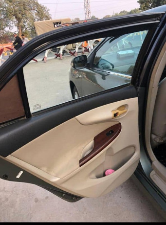 16-manual-toyota-corolla-altis-2012-big-7