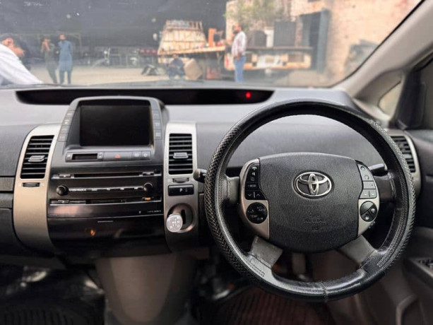 toyota-prius-200713-big-9