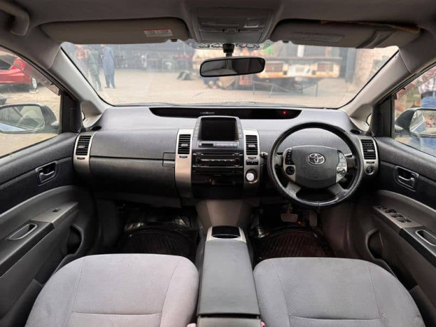 toyota-prius-200713-big-13