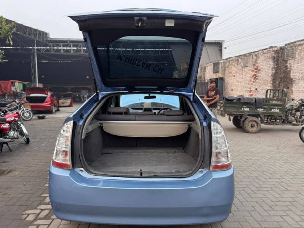 toyota-prius-200713-big-11