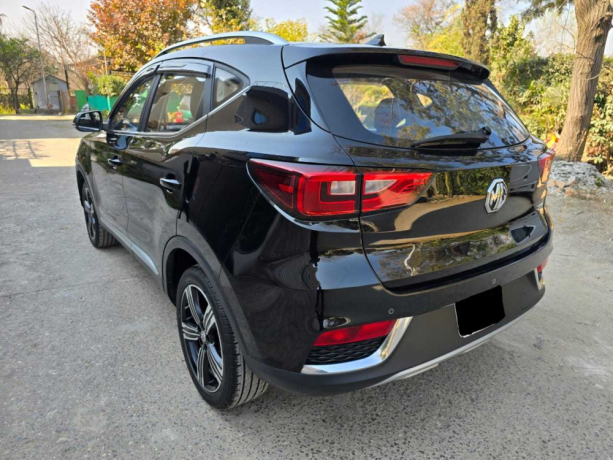 mg-zs-15l-petrol-big-2