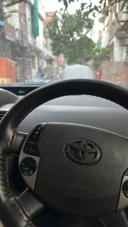 toyota-prius-g-touring-selection-leather-package-big-5