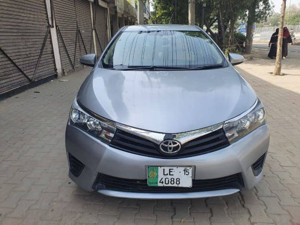 toyota-corolla-gli-automatic-20142015-big-0
