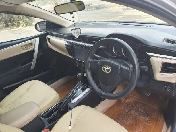toyota-corolla-gli-automatic-20142015-big-4