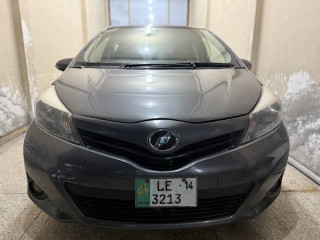 toyota-vitz-f-smile-package