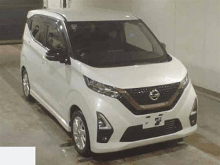 nissan-days-highway-star-semi-hybrid-x-pro-pilot-edition