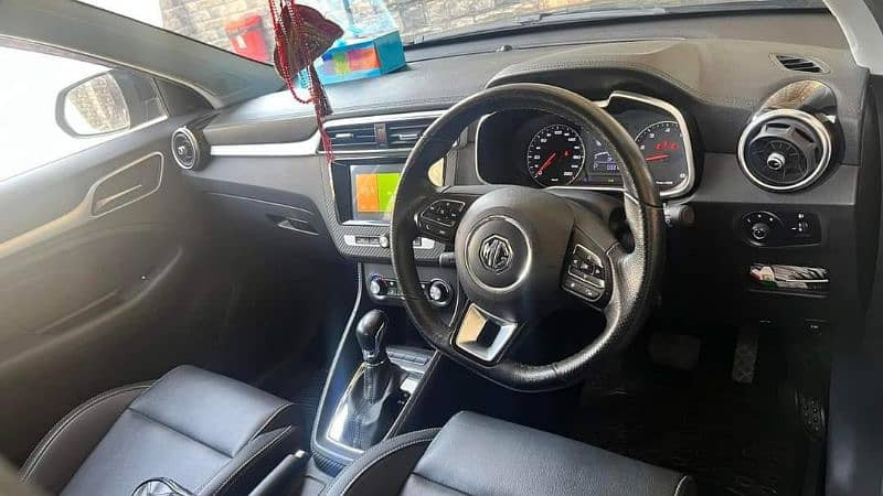 mg-zs-15-petrol-2021-big-1