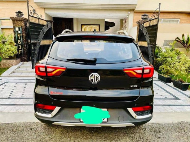 mg-zs-15-petrol-2021-big-3