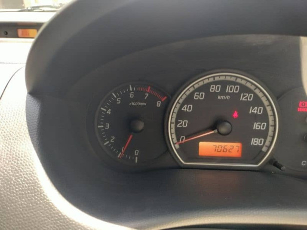 suzuki-swift-2015-03004646721-big-13