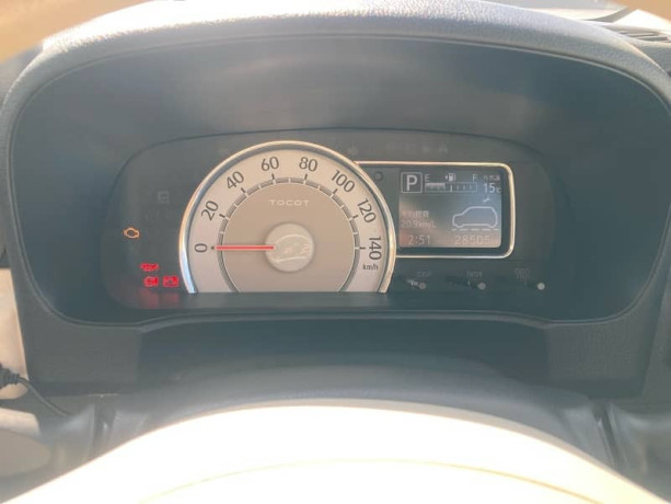 daihatsu-mira-tocot-big-10