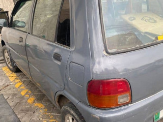 daihatsu-cuore-2004