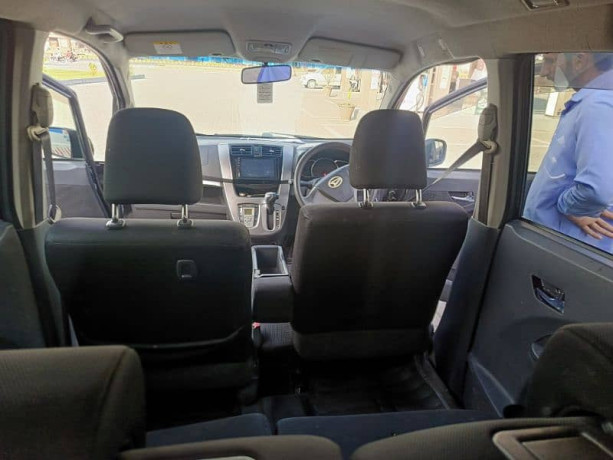 daihatsu-move-2010-big-6