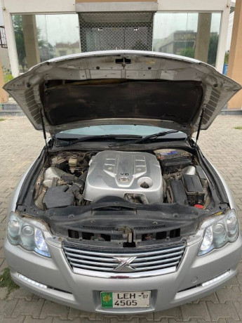 toyota-mark-x-2004-big-2