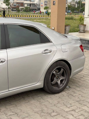toyota-mark-x-2004-big-8